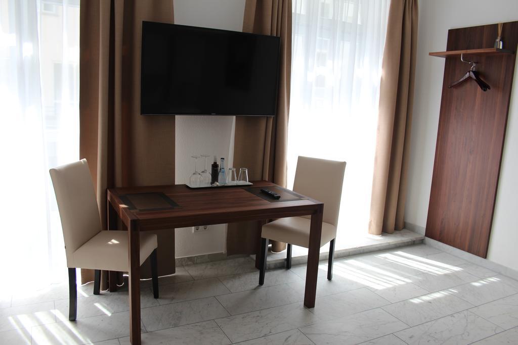 Hotel Schmales Haus Ουλμ Εξωτερικό φωτογραφία
